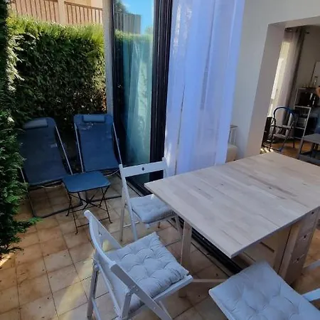 Studio Avec Terrasse A Sanary Exterior photo